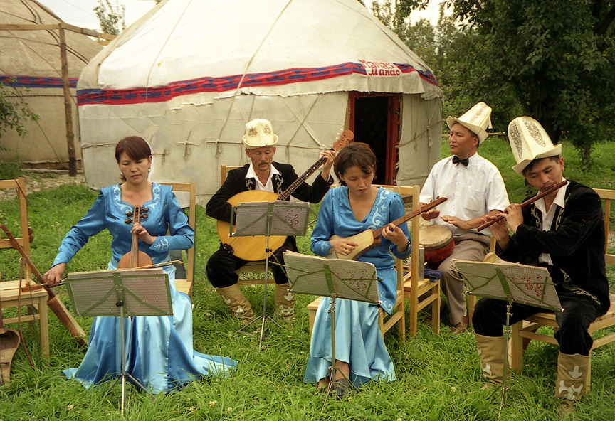 kyrgyz musicians in karakol